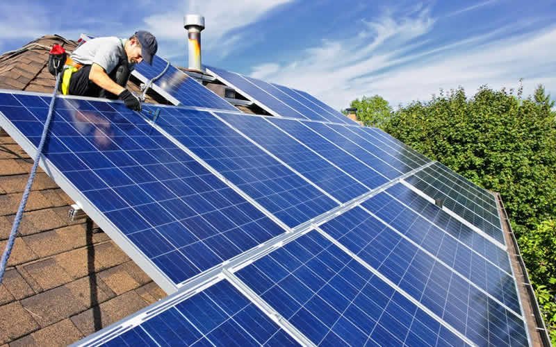 energia-renovable-placas-solares-polaris-construccion